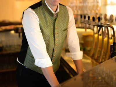 Barkeeper smile